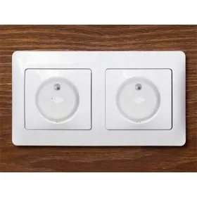 Konnektorvédő gyerekeknek kulcssal, fehér - 15db