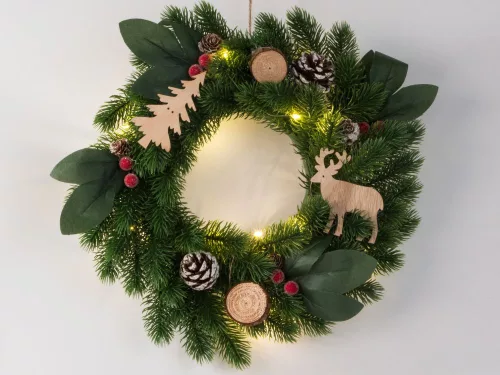 Karácsonyi koszorú LED világítással - 20cm