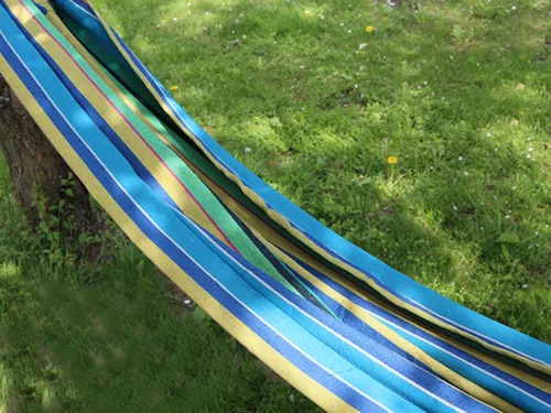 Színes csíkos kétszemélyes kerti függőágy, kék - 200x150cm