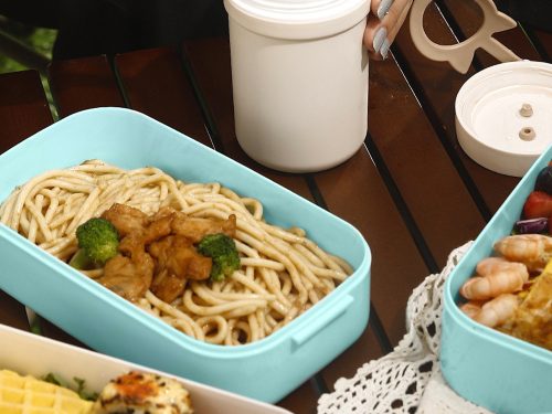 Két rekeszes uzsonnásdoboz evőeszközökkel, kék - 21,5x11,5x11cm