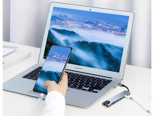 8 az 1-ben USB-C átalakító