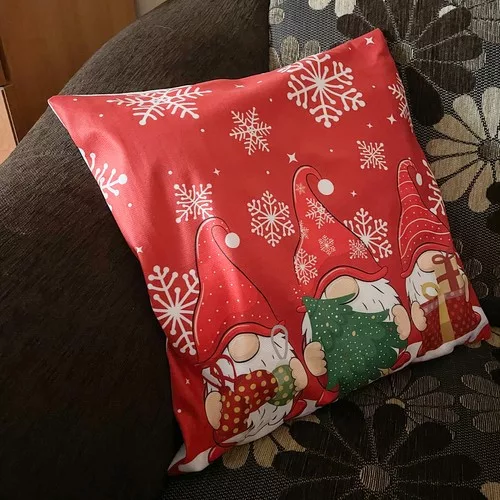 Karácsonyi dekoratív párnahuzat piros törpés - 40x40cm