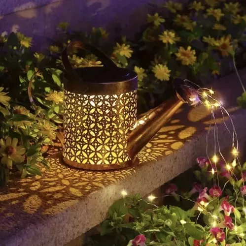 Gardlov napelemes locsoló kanna formájú LED lámpa leszúrható akasztóval - 81,5x23x10cm