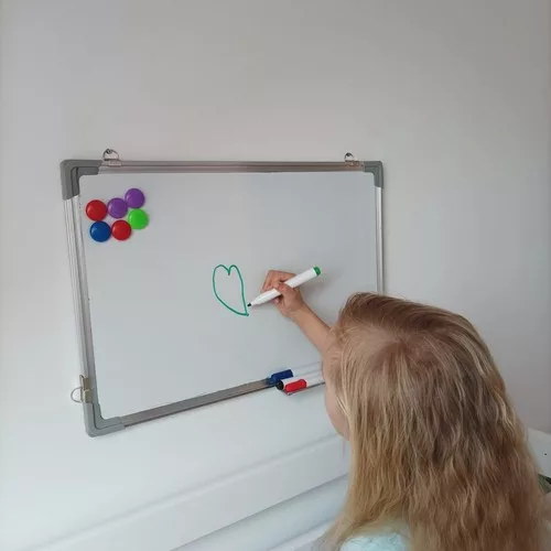 Maaleo szárazon törölhető mágneses tábla filctollal, törlővel és mágnesekkel, 60x40cm - fehér